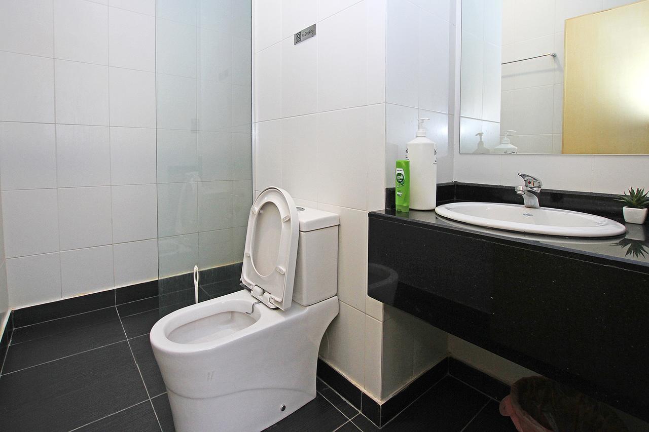Bernard Holiday Home @ Imperial Suites Kuching Extérieur photo