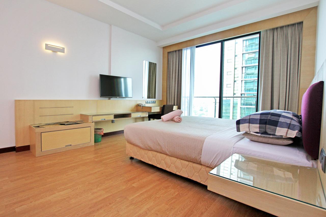 Bernard Holiday Home @ Imperial Suites Kuching Extérieur photo