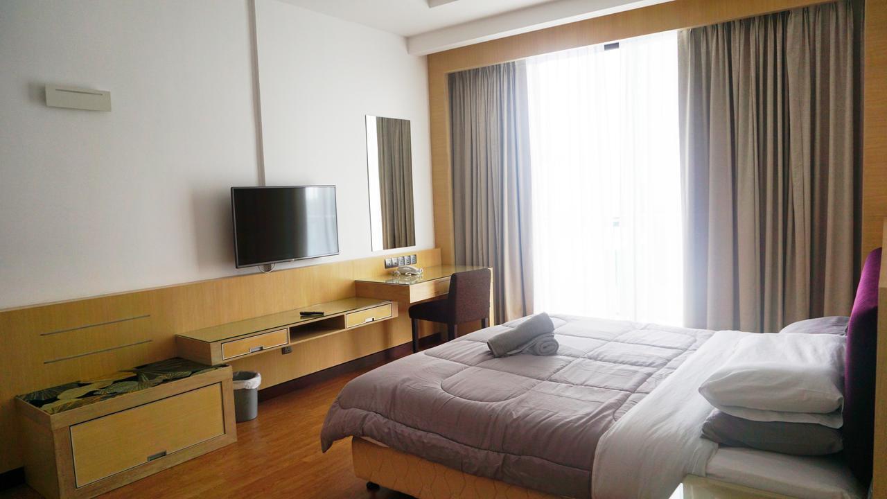 Bernard Holiday Home @ Imperial Suites Kuching Extérieur photo